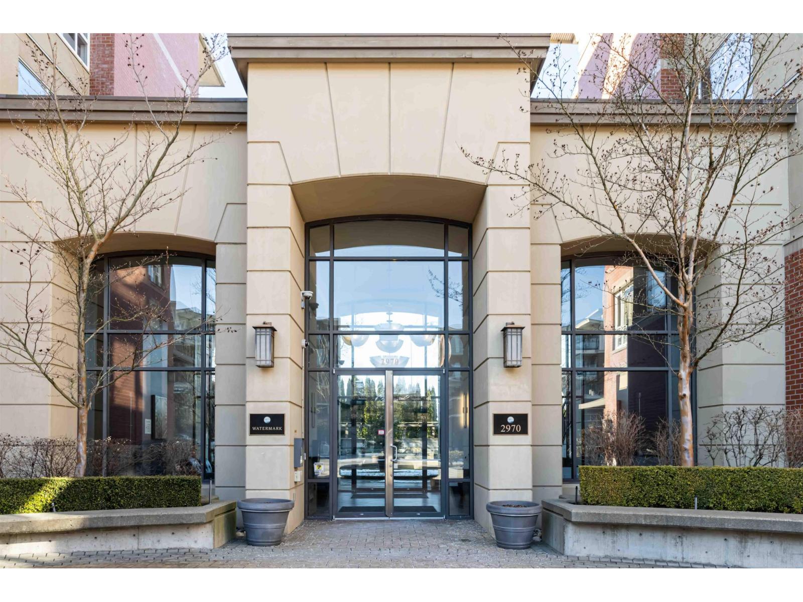 421 2970 KING GEORGE BOULEVARD, Surrey — photo 2
