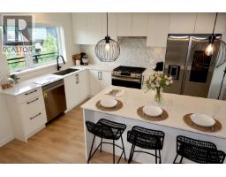 444 545 E 2nd Street, North Vancouver, BC V7L1E1 Photo 12