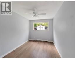 Living room - 208 Schmidt Road, Clearwater, BC V0E1N2 Photo 16