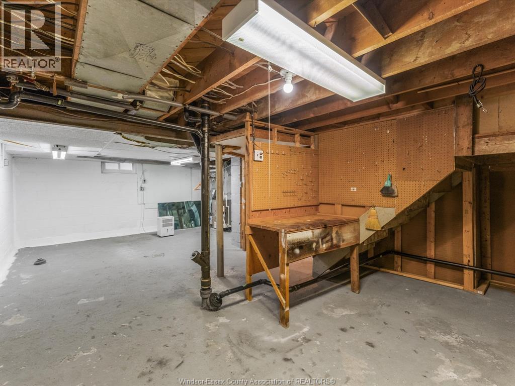 2567 WINDERMERE - Image 24