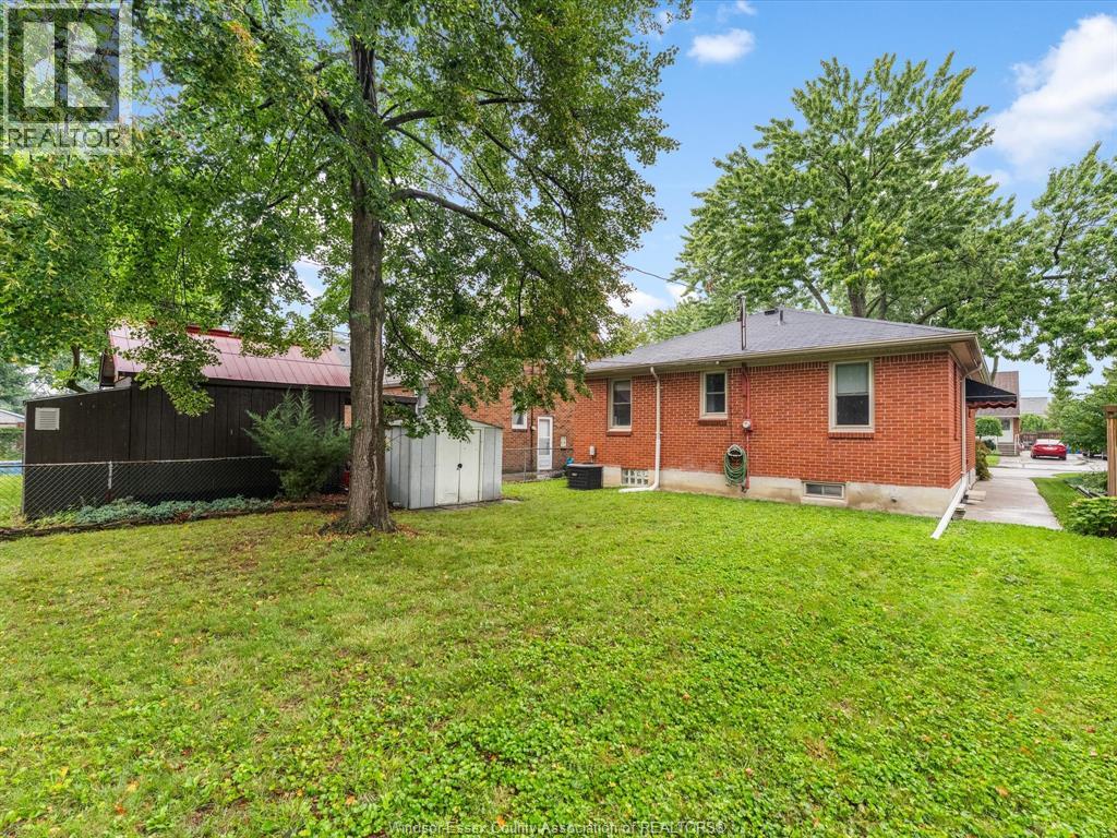 2567 WINDERMERE - Image 25