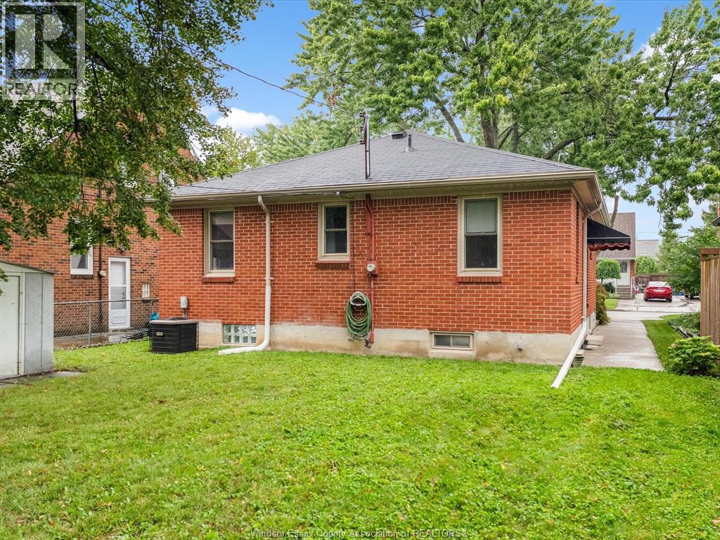 2567 WINDERMERE - Image 26