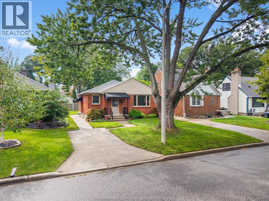 2567 WINDERMERE, Windsor — photo 3