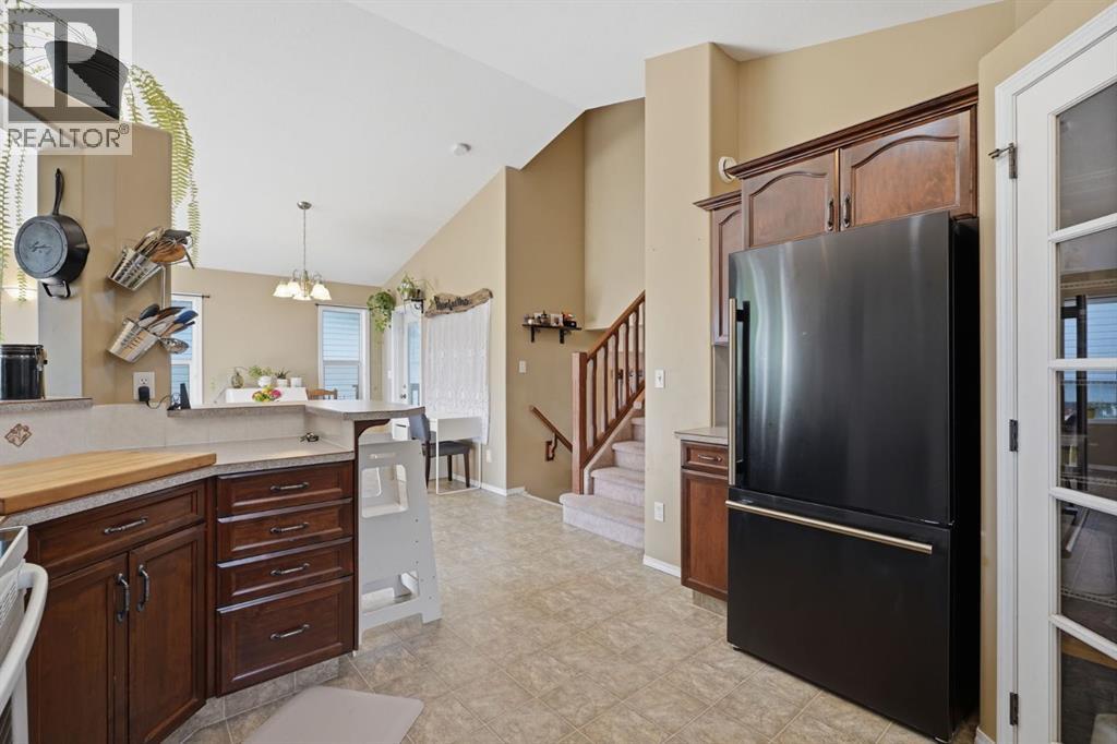Listing photo – 64 Garden Road, Lacombe