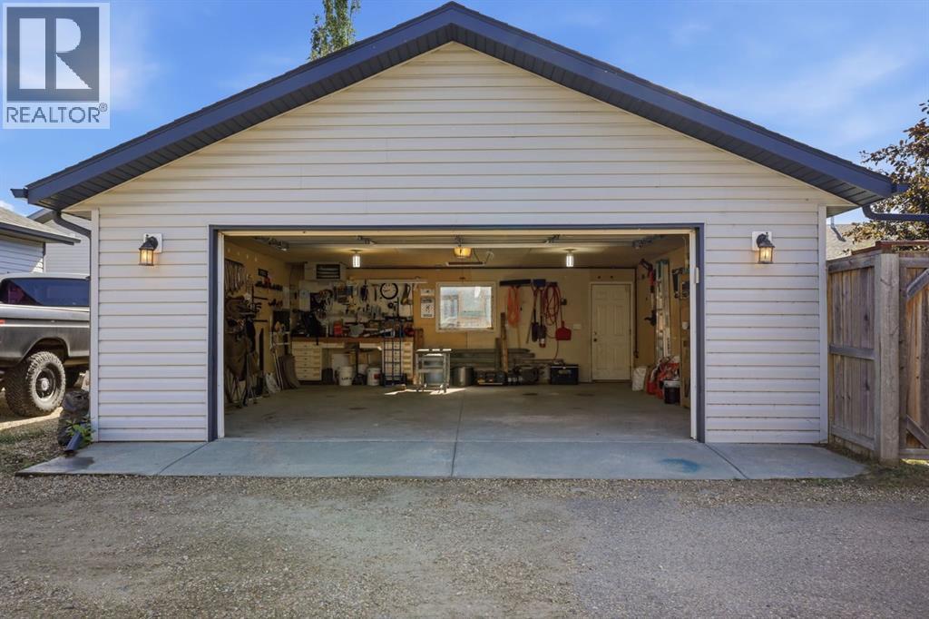 Listing photo – 64 Garden Road, Lacombe