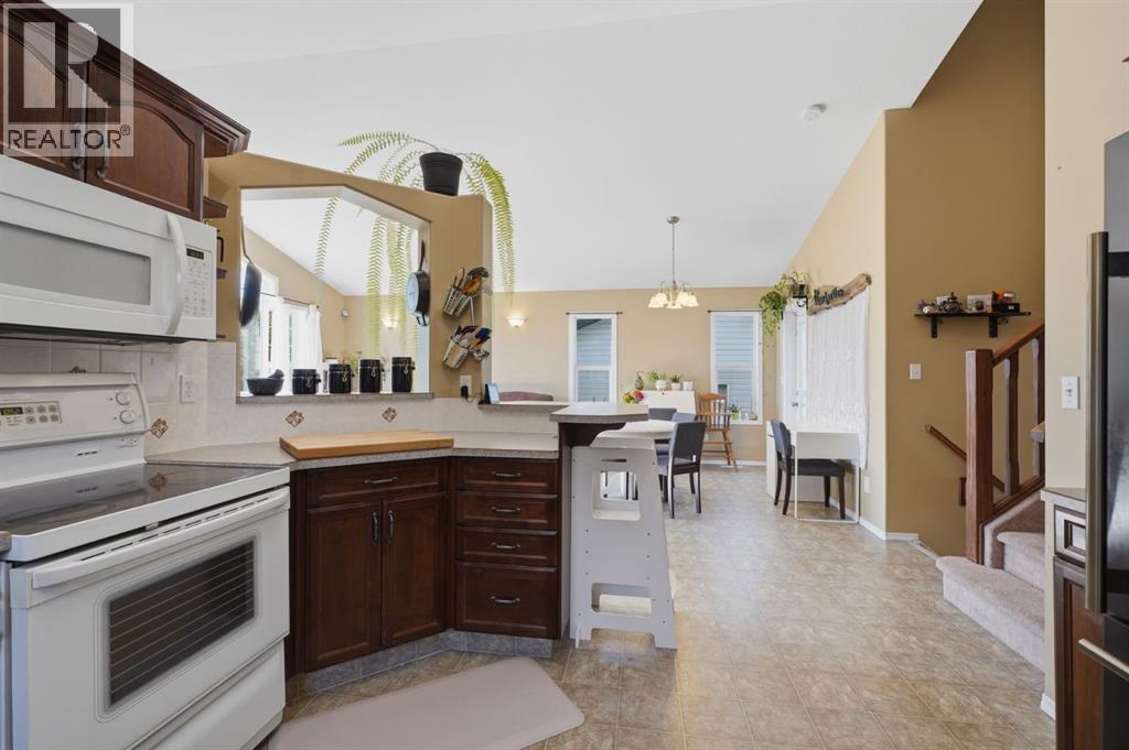 Listing photo – 64 Garden Road, Lacombe