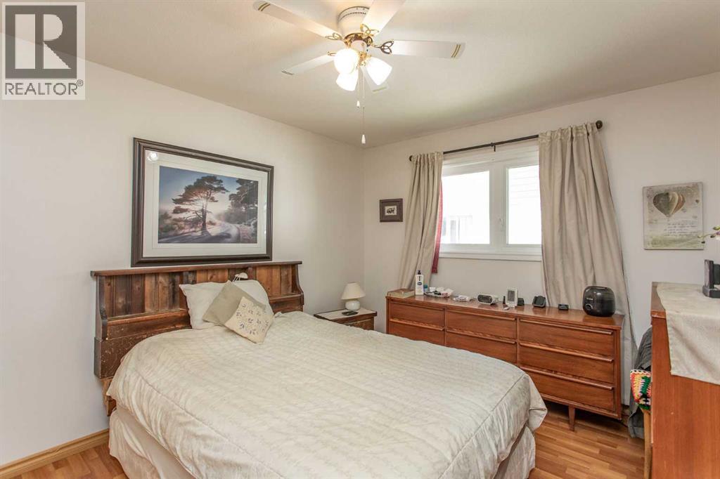 Listing photo – 4520 55 Avenue, Lacombe