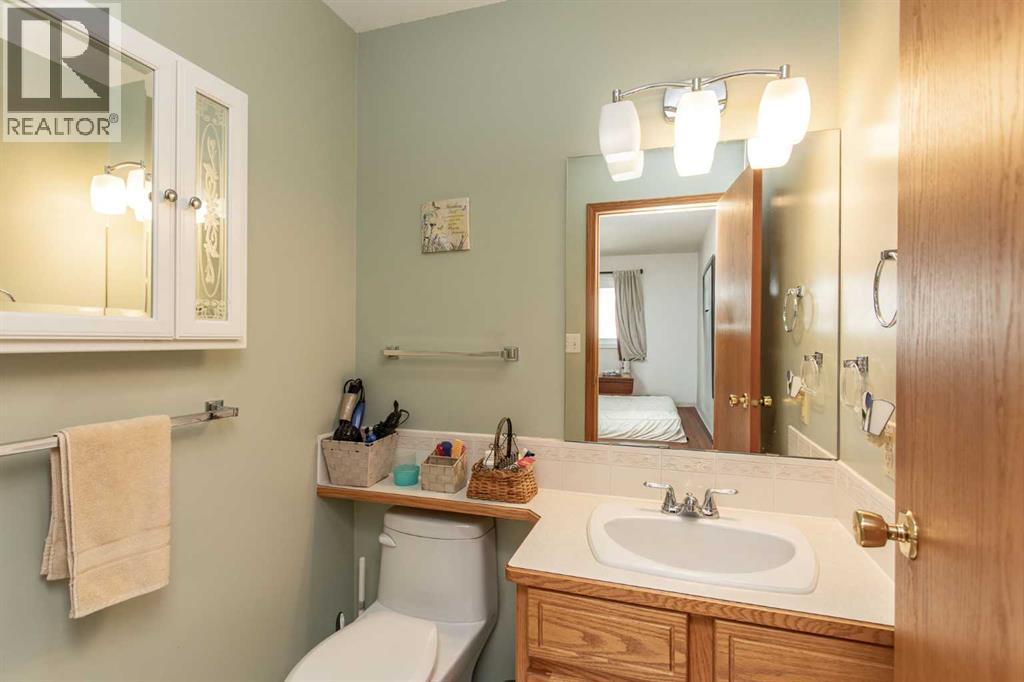 4520 55 Avenue - 12