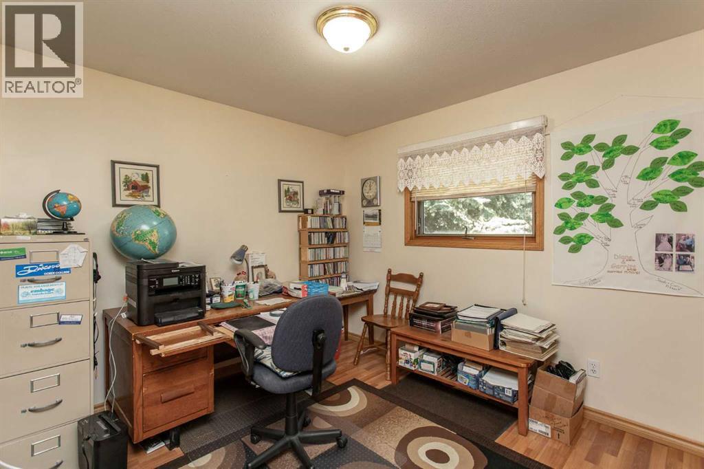Listing photo – 4520 55 Avenue, Lacombe