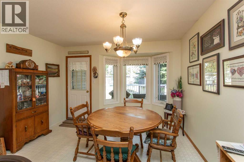 Listing photo – 4520 55 Avenue, Lacombe