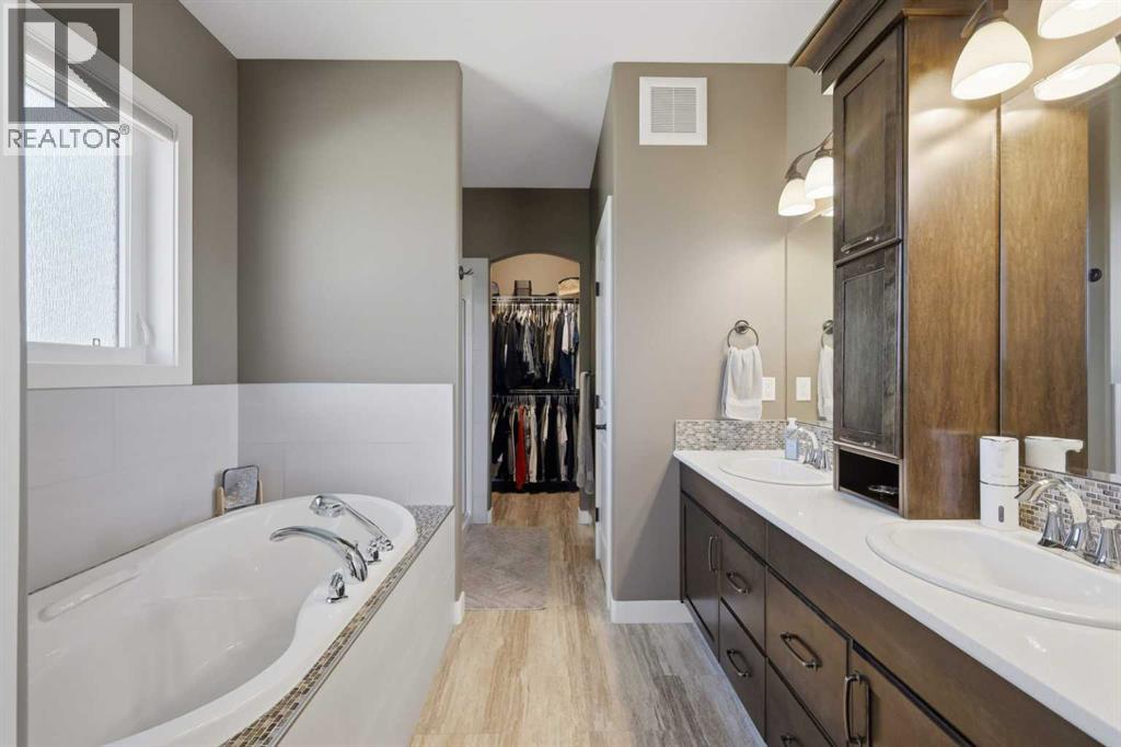 Listing photo – 7 Leonard Close, Sylvan Lake