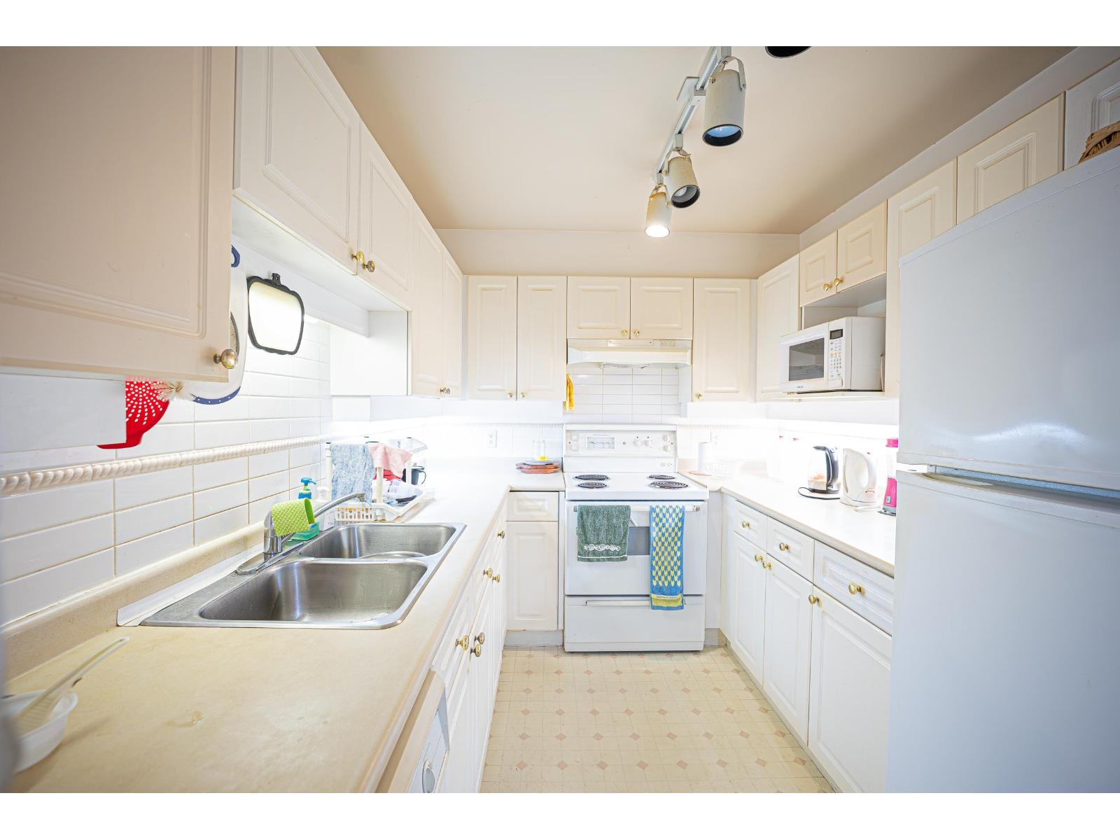 212 16085 83 AVENUE, Surrey