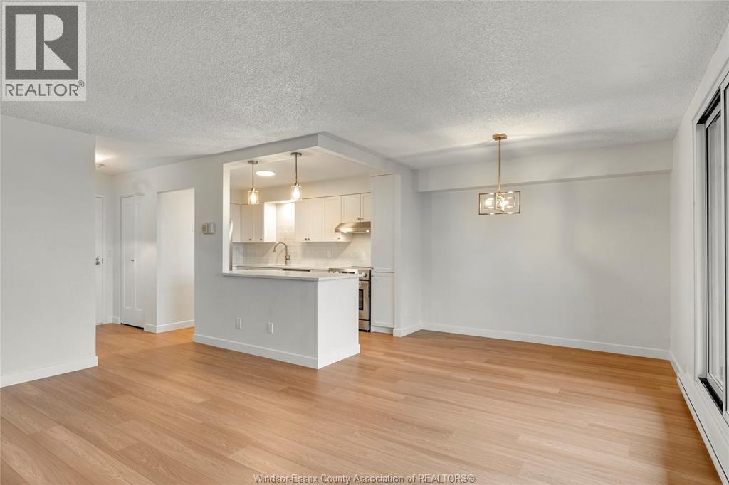 #906W 9099 RIVERSIDE DRIVE East - 15
