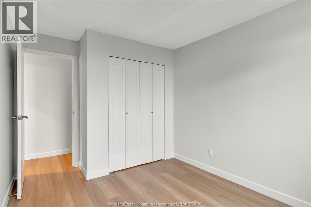 #906W 9099 RIVERSIDE DRIVE East - 20