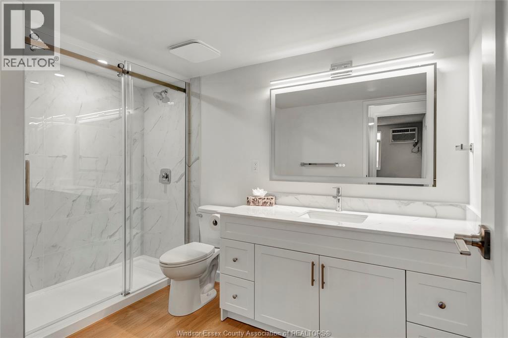 #906W 9099 RIVERSIDE DRIVE East - 23