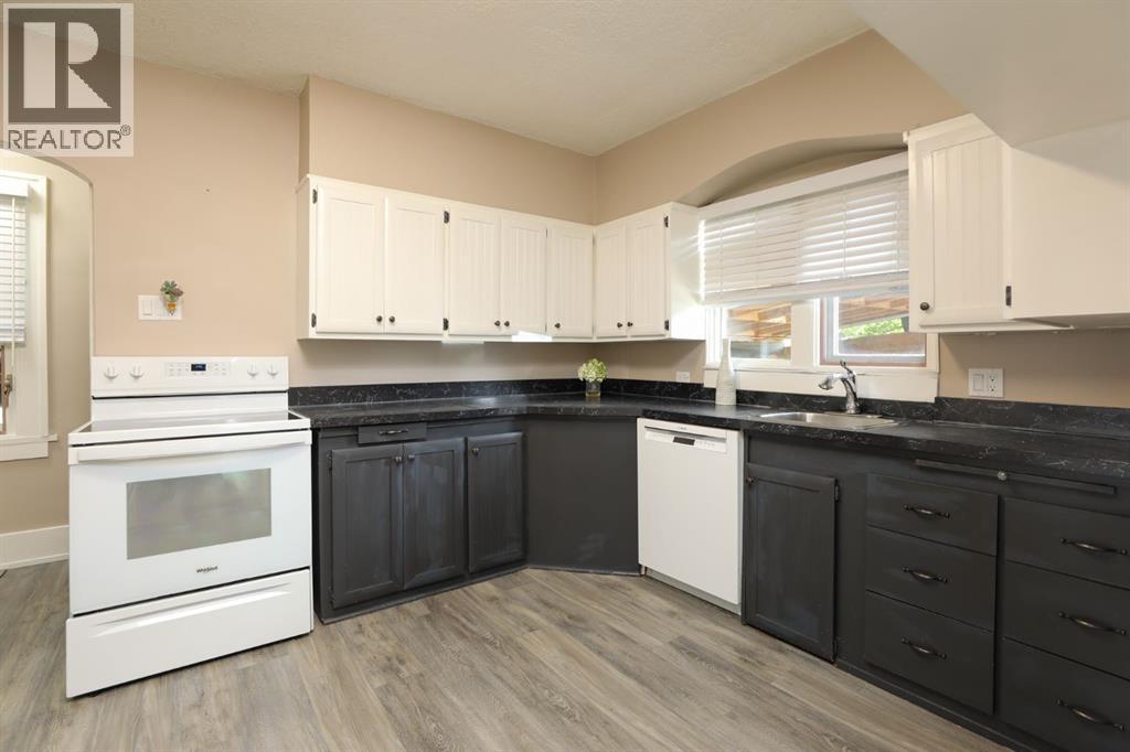 145 S 1 Street W - 10