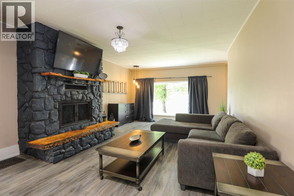 145 S 1 Street W - 7