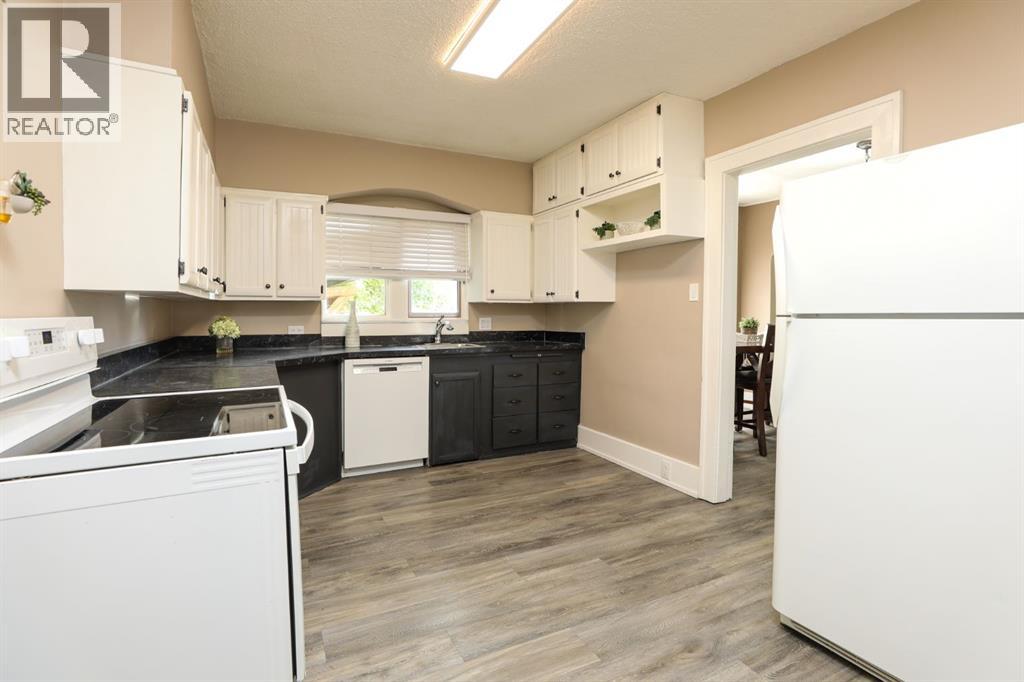 145 S 1 Street W - 11