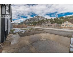 8917 Grainger Road, Canal Flats, BC V0B1B0 Photo 6