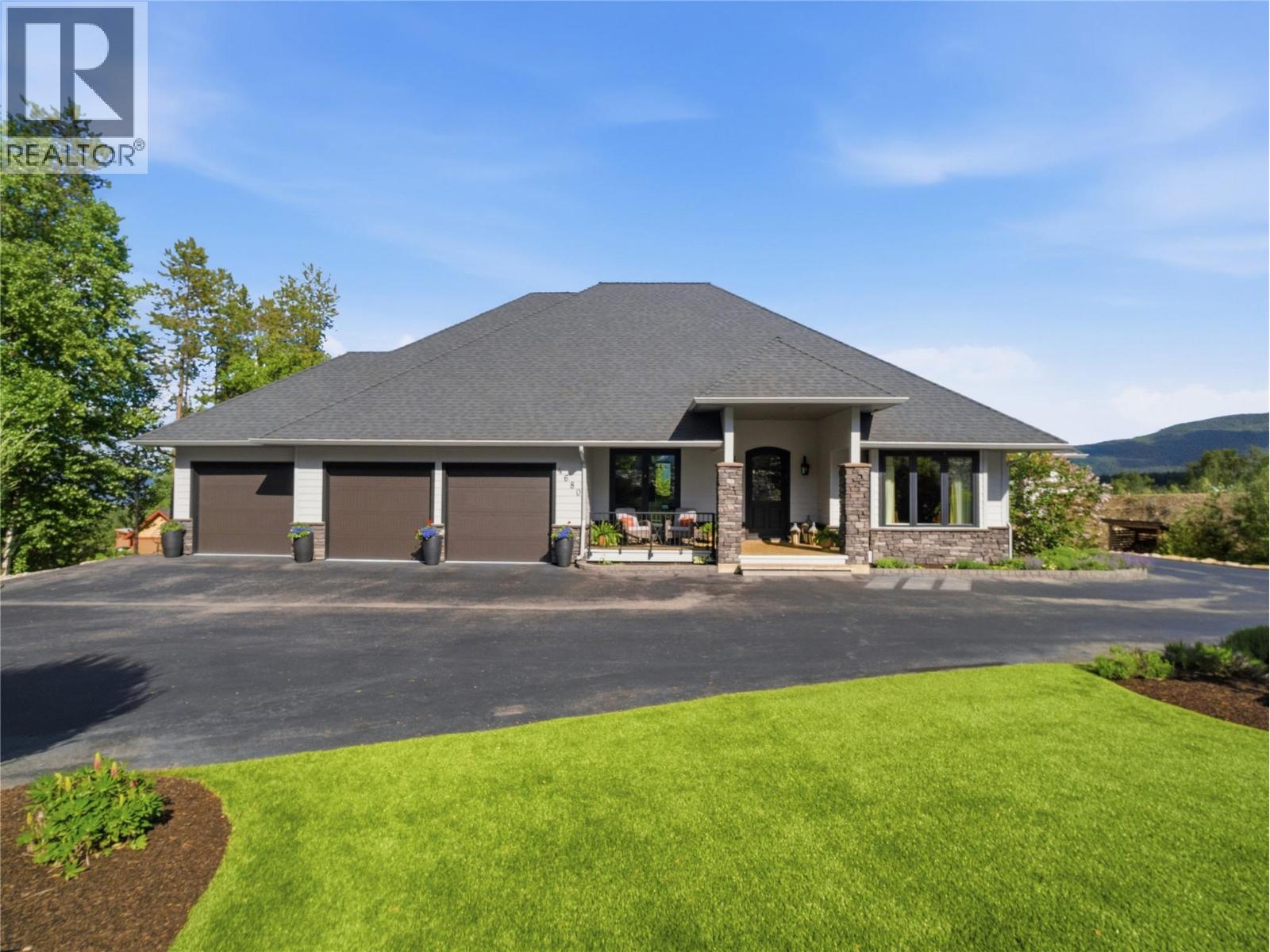  4680 56 Street Northwest, Salmon Arm