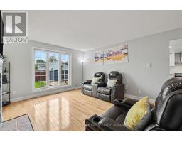 Living room - 1689 Champneuf Drive, Ottawa, ON K1C4V1 Photo 11