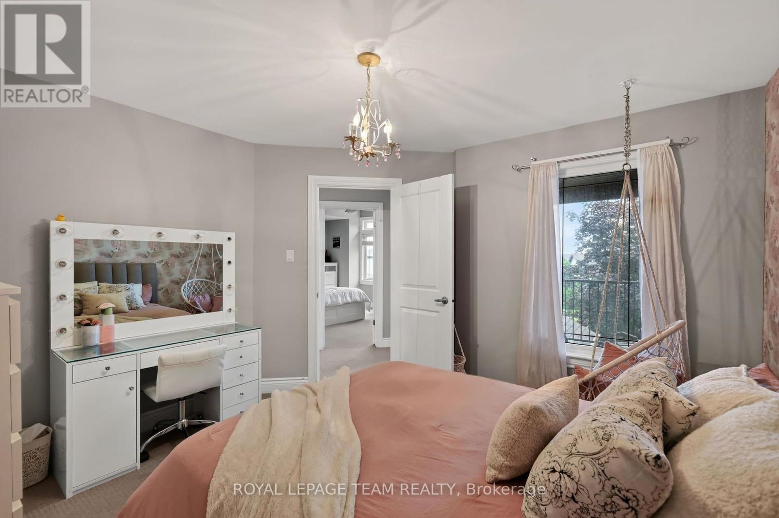 1034 DOCTEUR CORBEIL BOULEVARD - 36