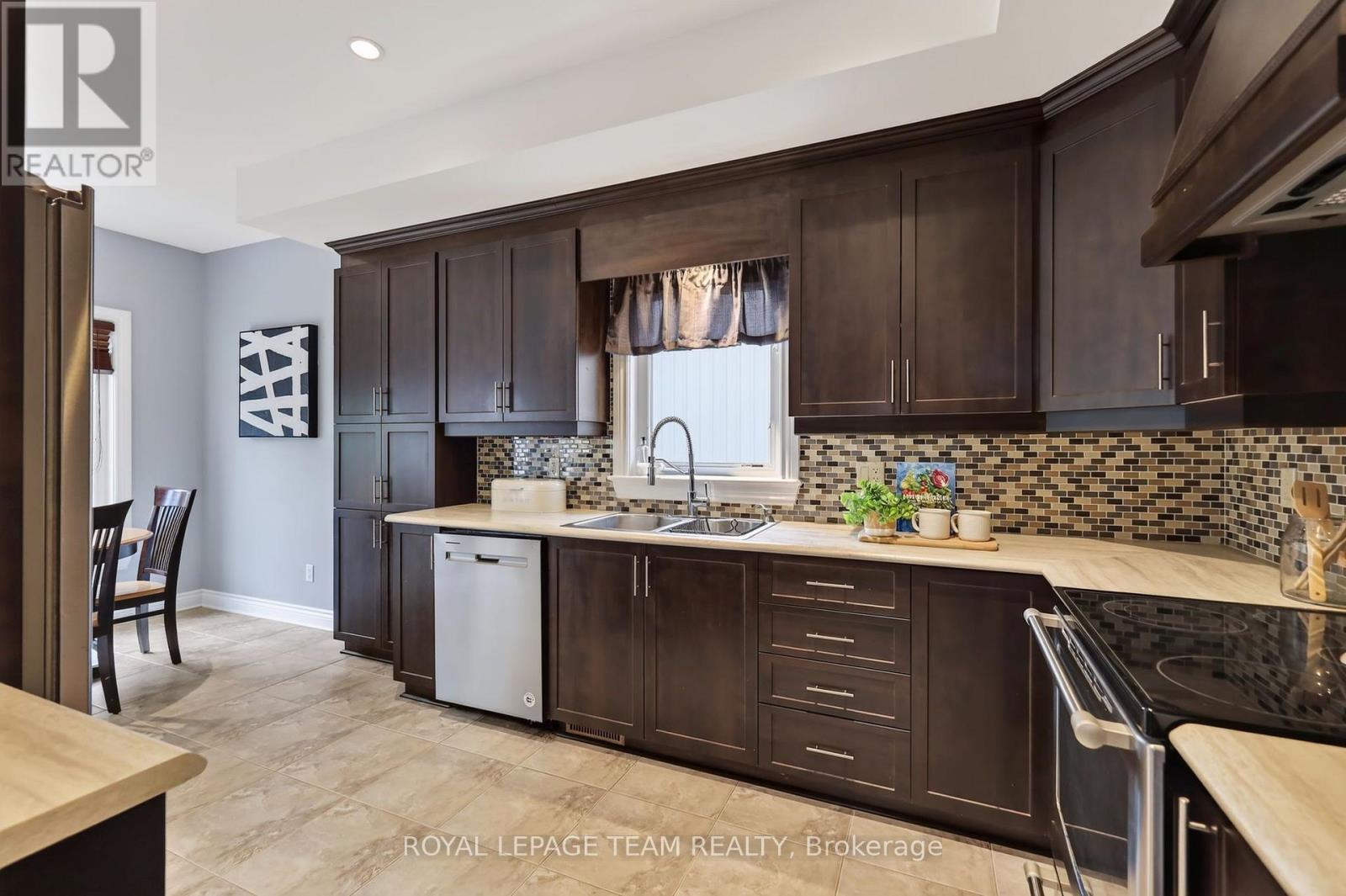 1034 DOCTEUR CORBEIL BOULEVARD - 9