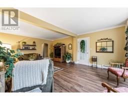 Living room - 25 Glenview Avenue, Welland, ON L3C4K2 Photo 8