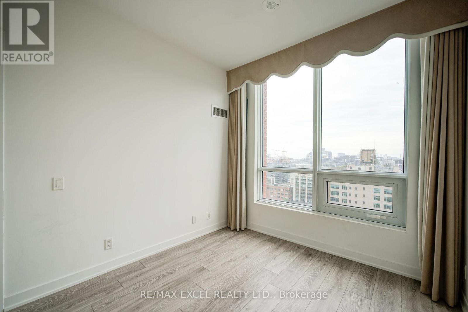 #1818 108 PETER STREET - 12