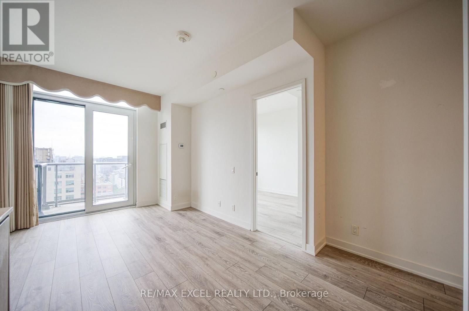 #1818 108 PETER STREET - 27