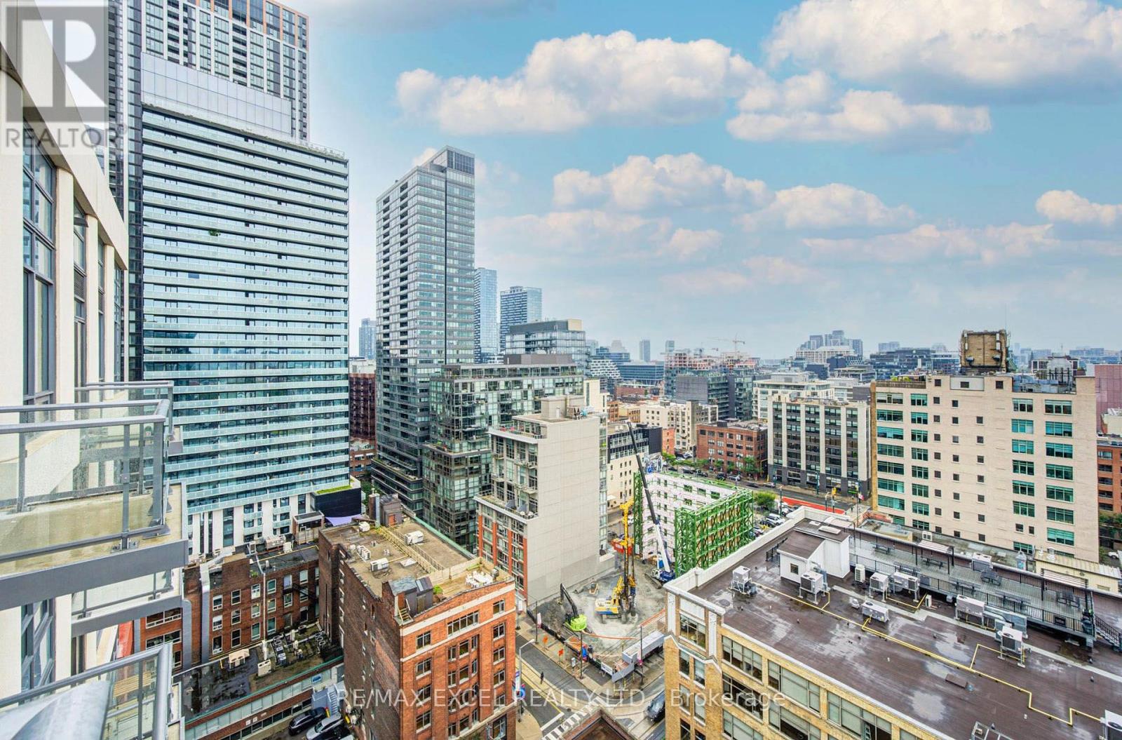 #1818 108 PETER STREET - 32