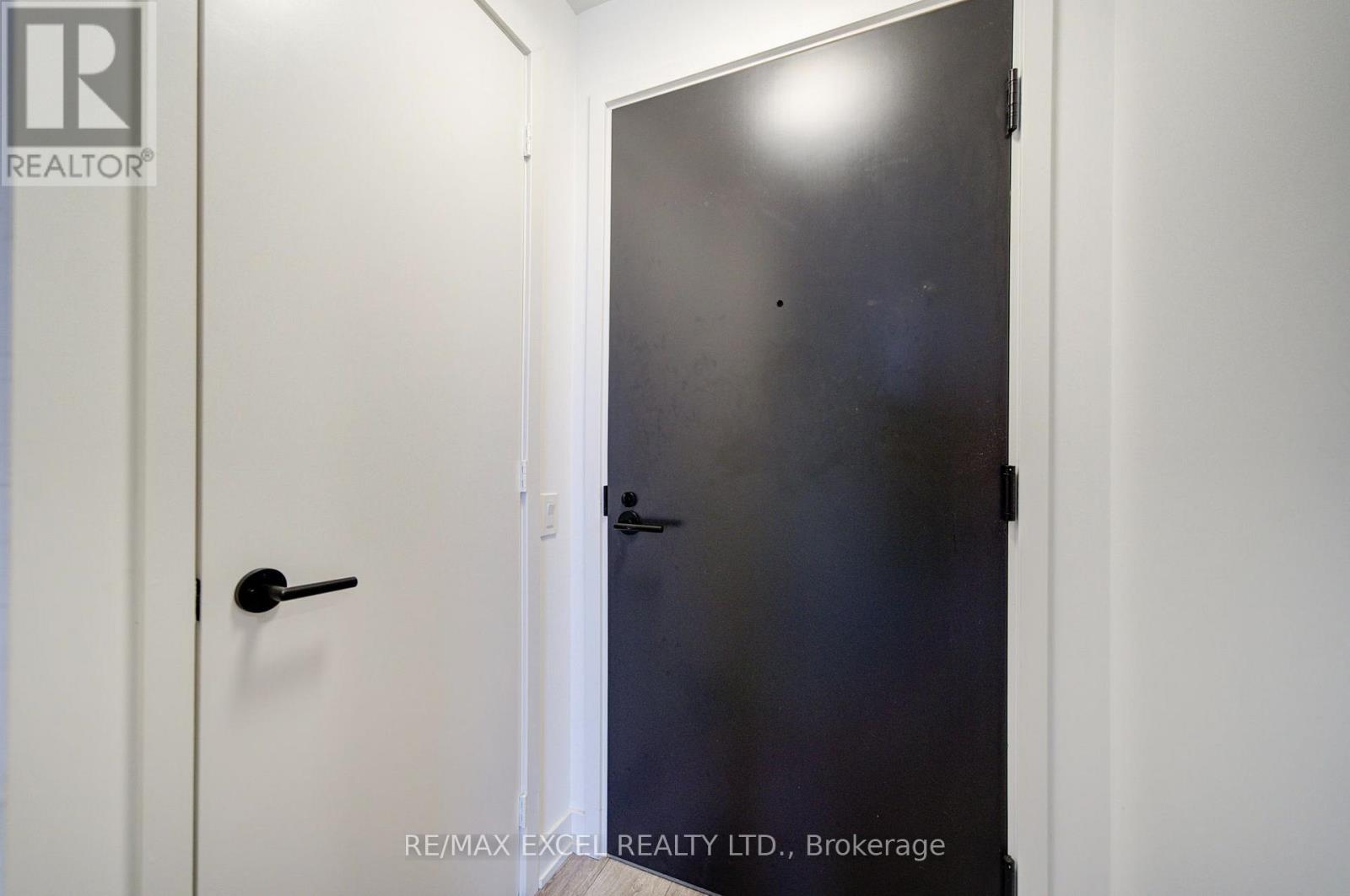 #1818 108 PETER STREET - 4