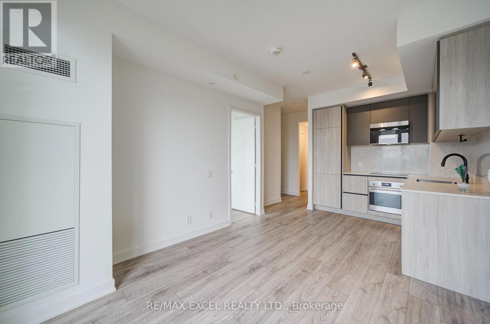 #1818 108 PETER STREET - 8