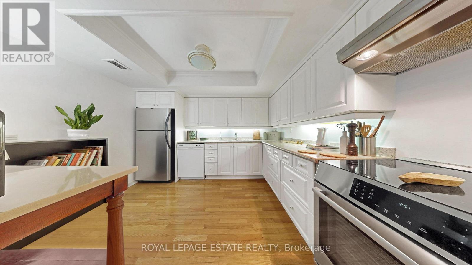 #210 360 BLOOR STREET E - 11