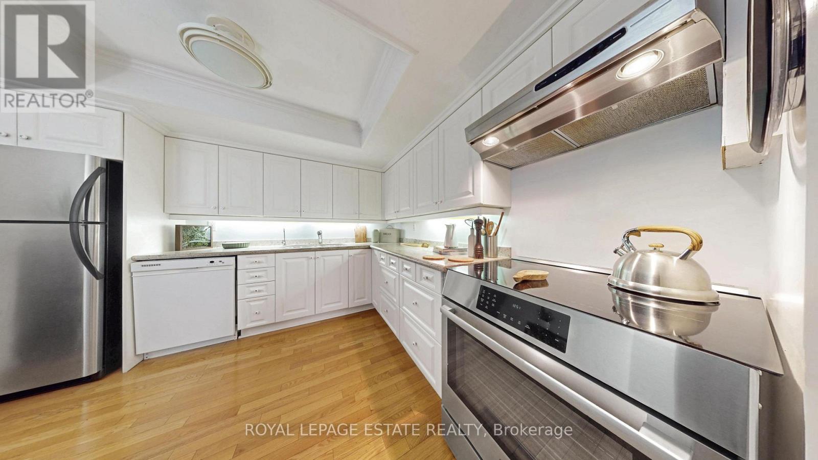 #210 360 BLOOR STREET E - 13