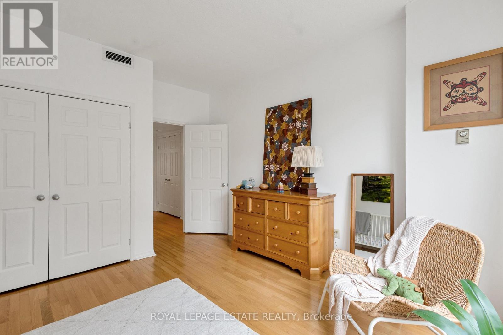 #210 360 BLOOR STREET E - 20