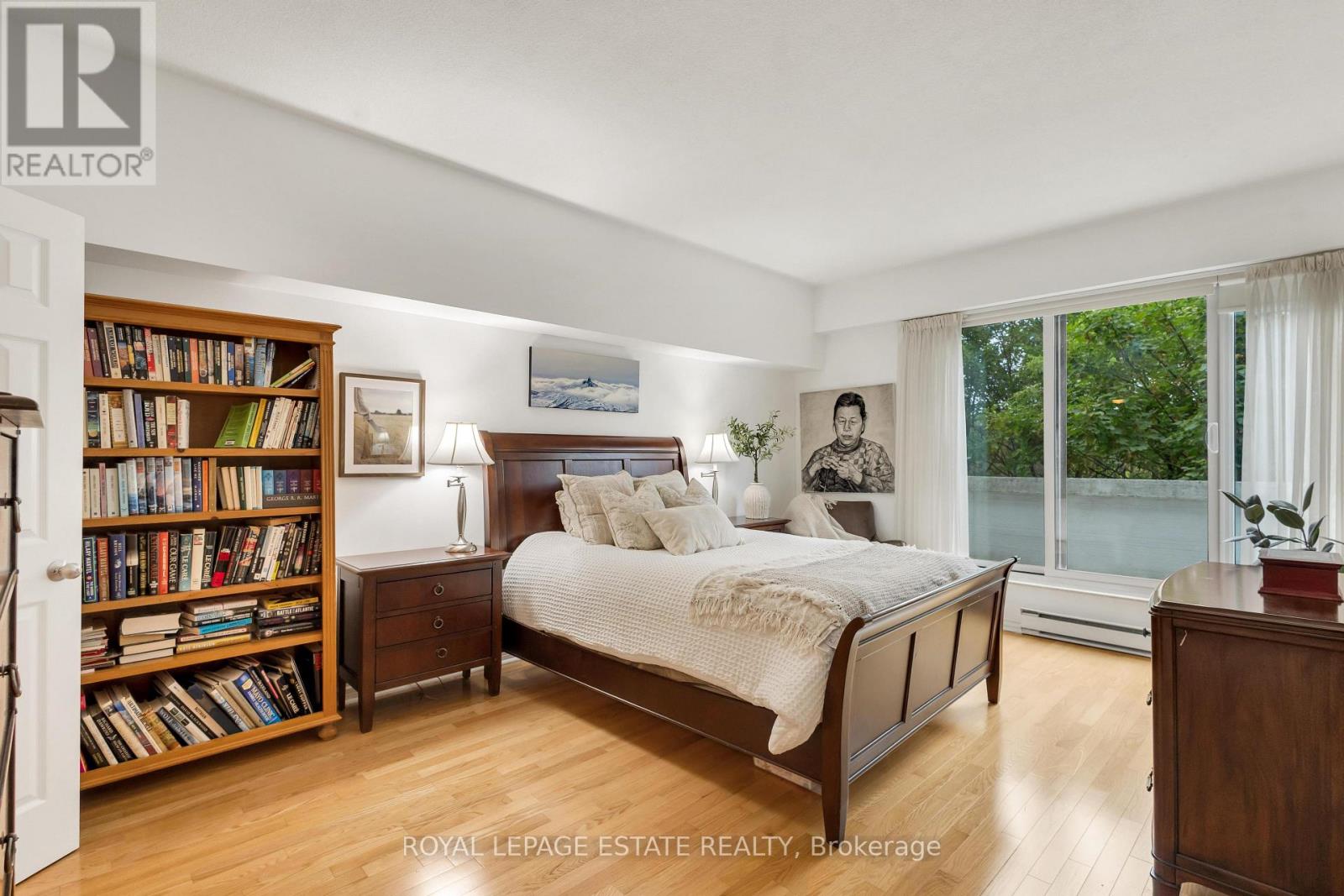 #210 360 BLOOR STREET E - 22
