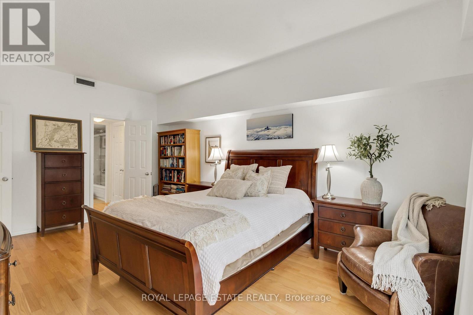 #210 360 BLOOR STREET E - 24