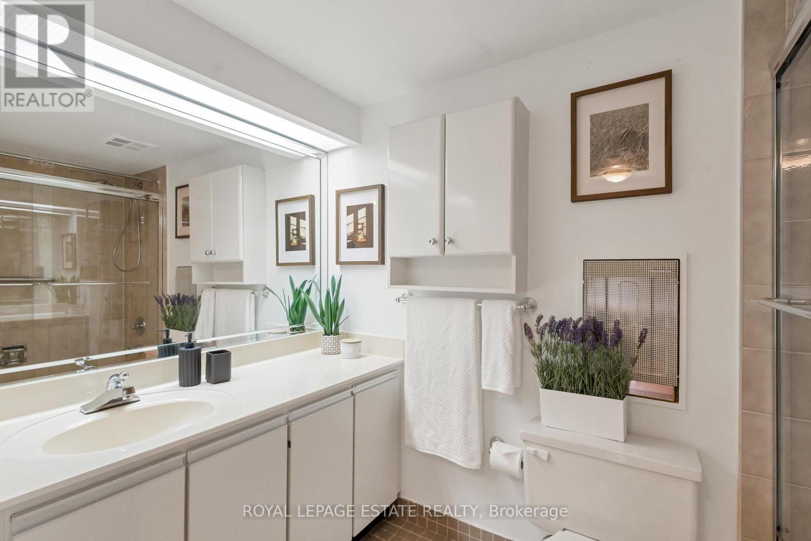 #210 360 BLOOR STREET E - 26
