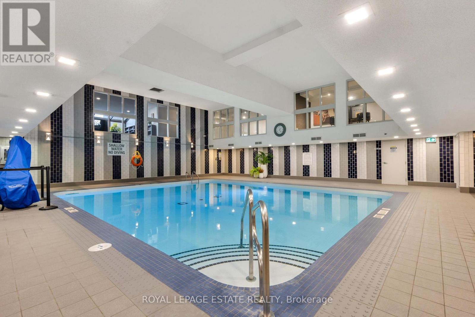 #210 360 BLOOR STREET E - 27