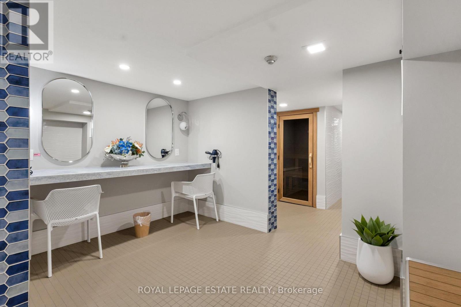#210 360 BLOOR STREET E - 31