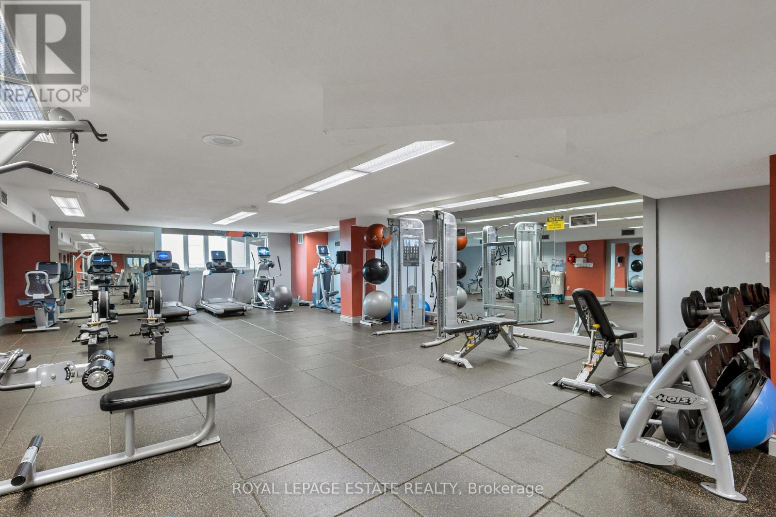 #210 360 BLOOR STREET E - 32