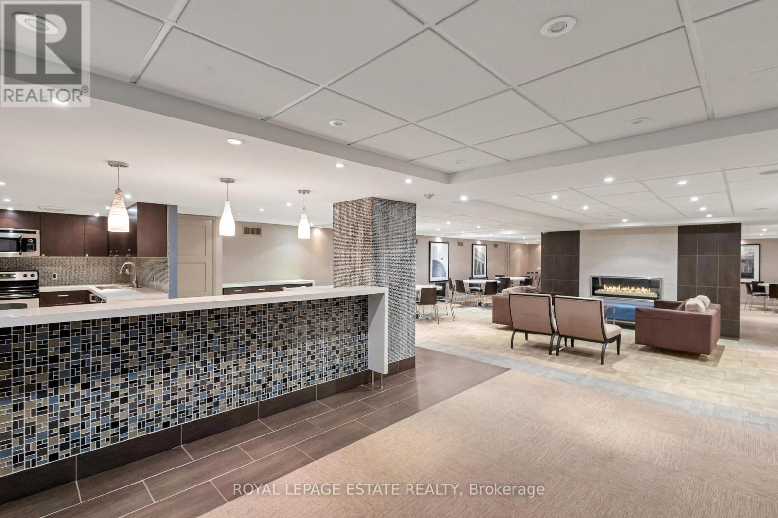 #210 360 BLOOR STREET E - 38
