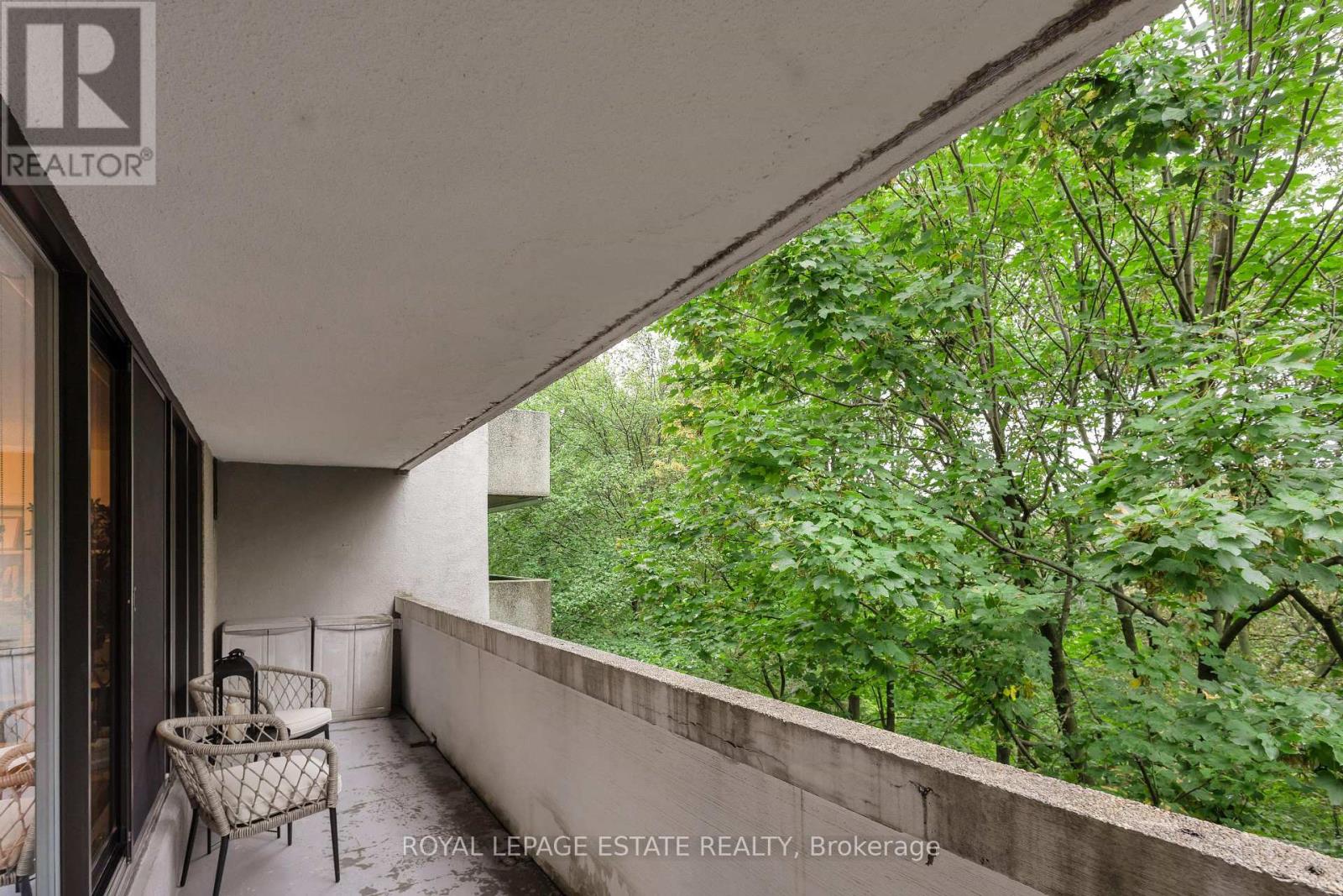 #210 360 BLOOR STREET E - 9
