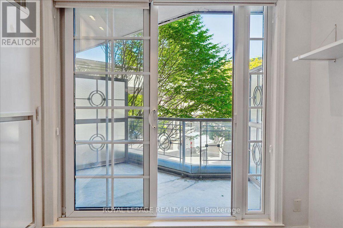 #204 20 BURKEBROOK PLACE - Image 25