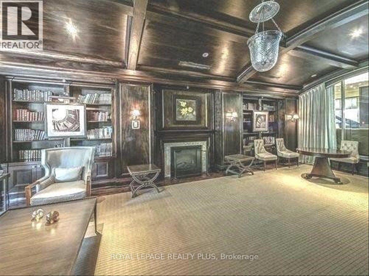 #204 20 BURKEBROOK PLACE - Image 29