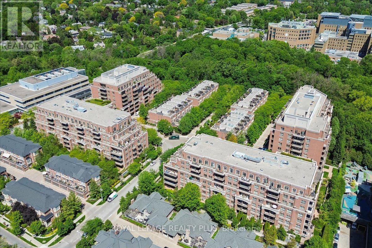 #204 20 BURKEBROOK PLACE - Image 32