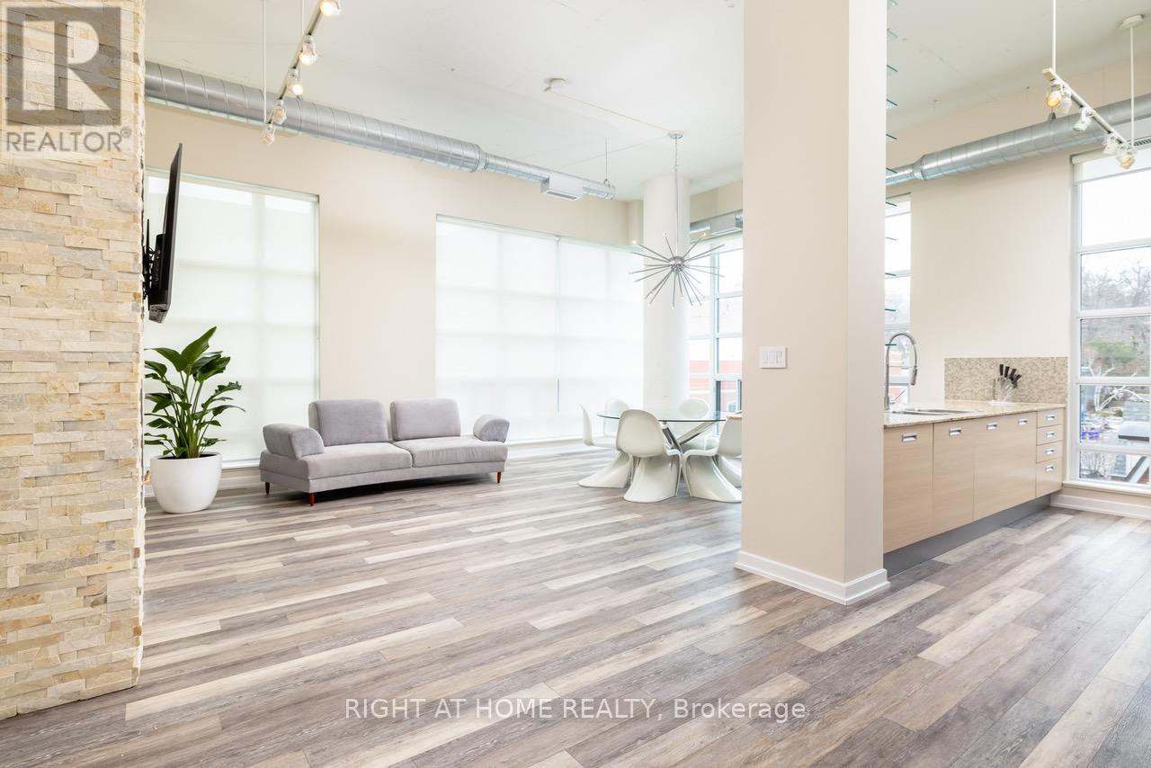 Photo of 380 Macpherson Avenue
