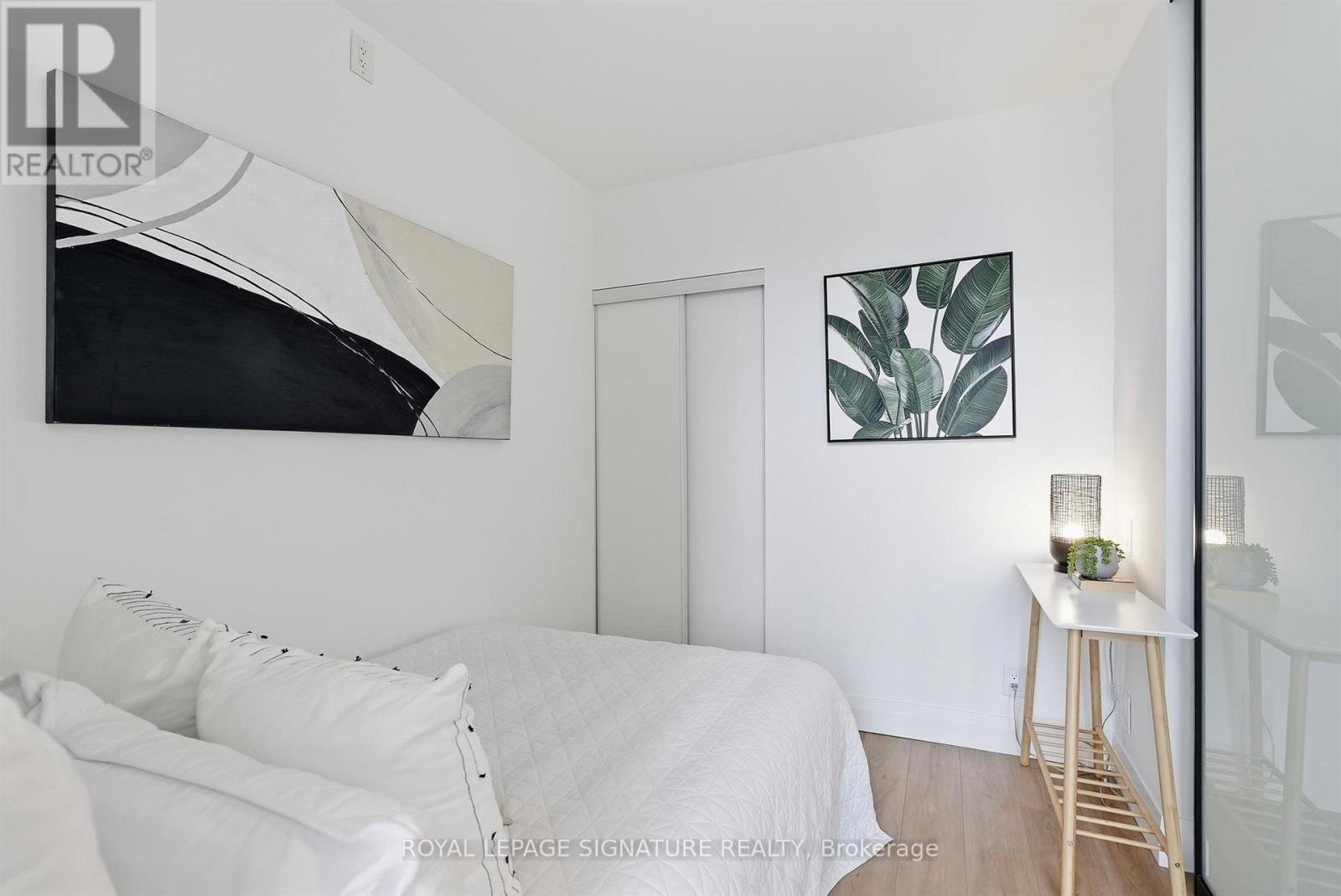 #532 5 HANNA AVENUE - 14