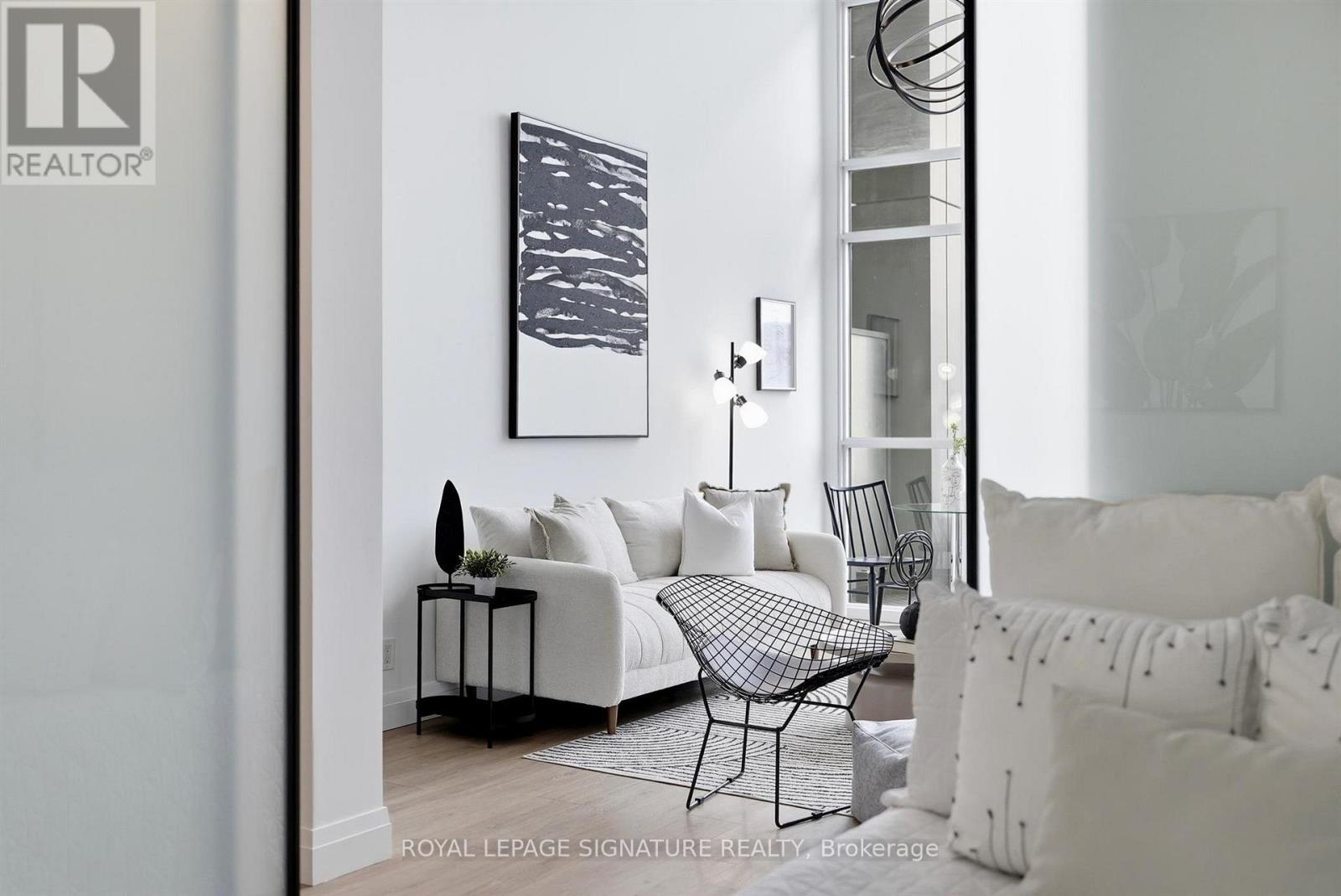 #532 5 HANNA AVENUE - 16